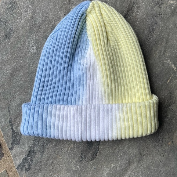 Urban Outfitters-adidas Originals Blue Pulse Yellow
Colorwash Beanie - Picture 6 of 6